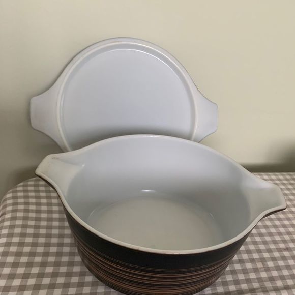 Pyrex terra casserole - vintage Pyrex - near mint condition. 471   - Picture 4 of 4